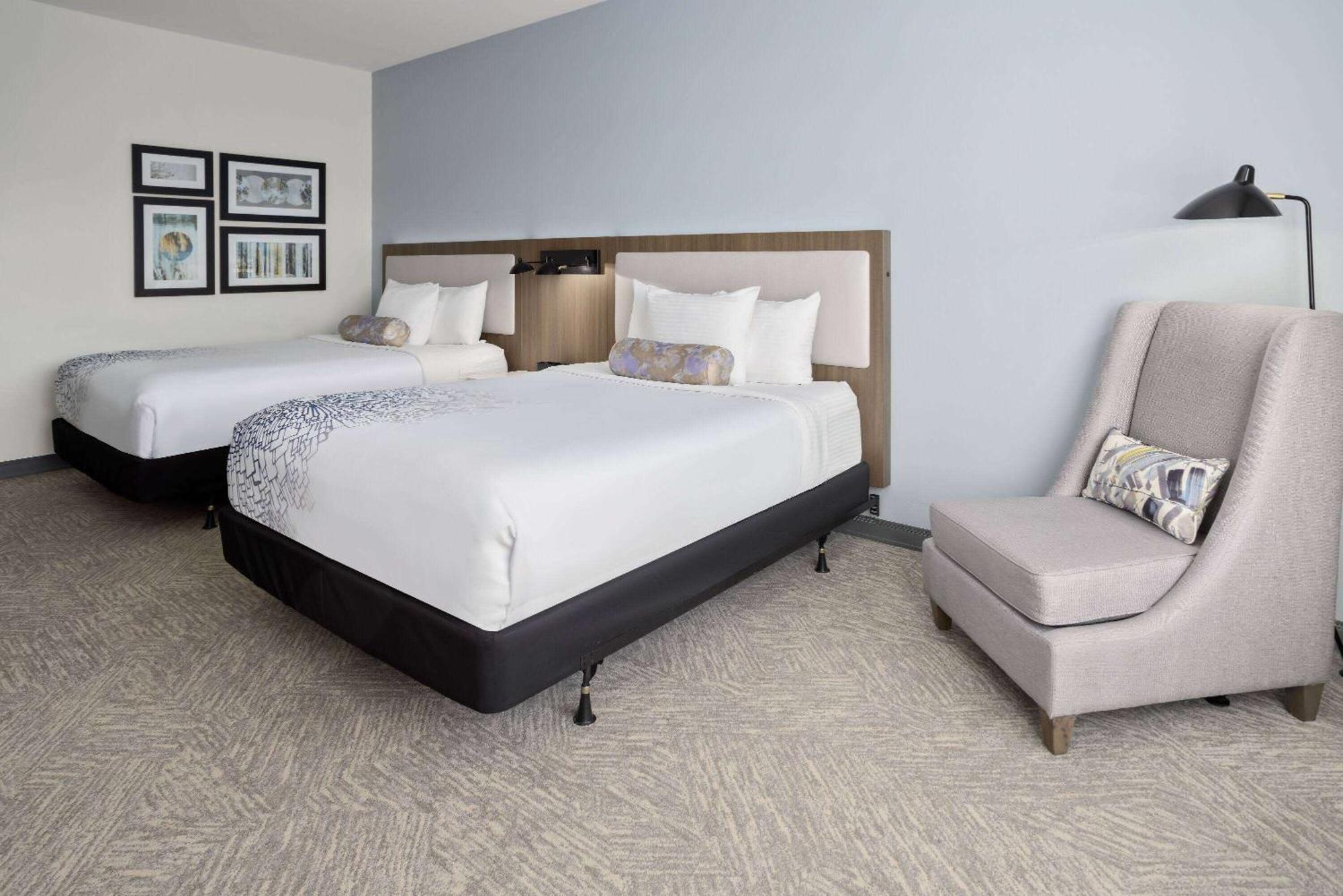 La Quinta Inn & Suites By Wyndham Locust Grove Bagian luar foto