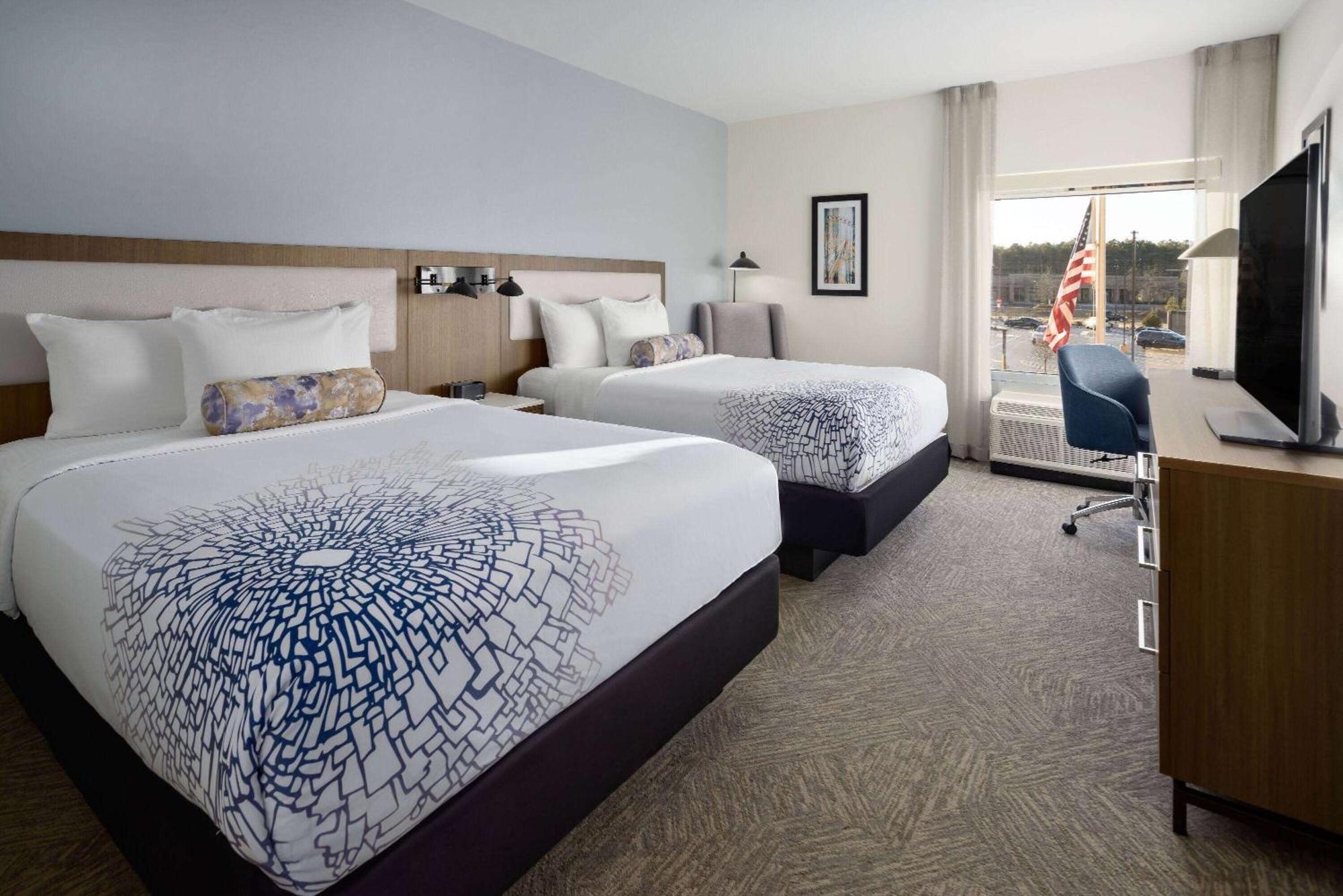 La Quinta Inn & Suites By Wyndham Locust Grove Bagian luar foto