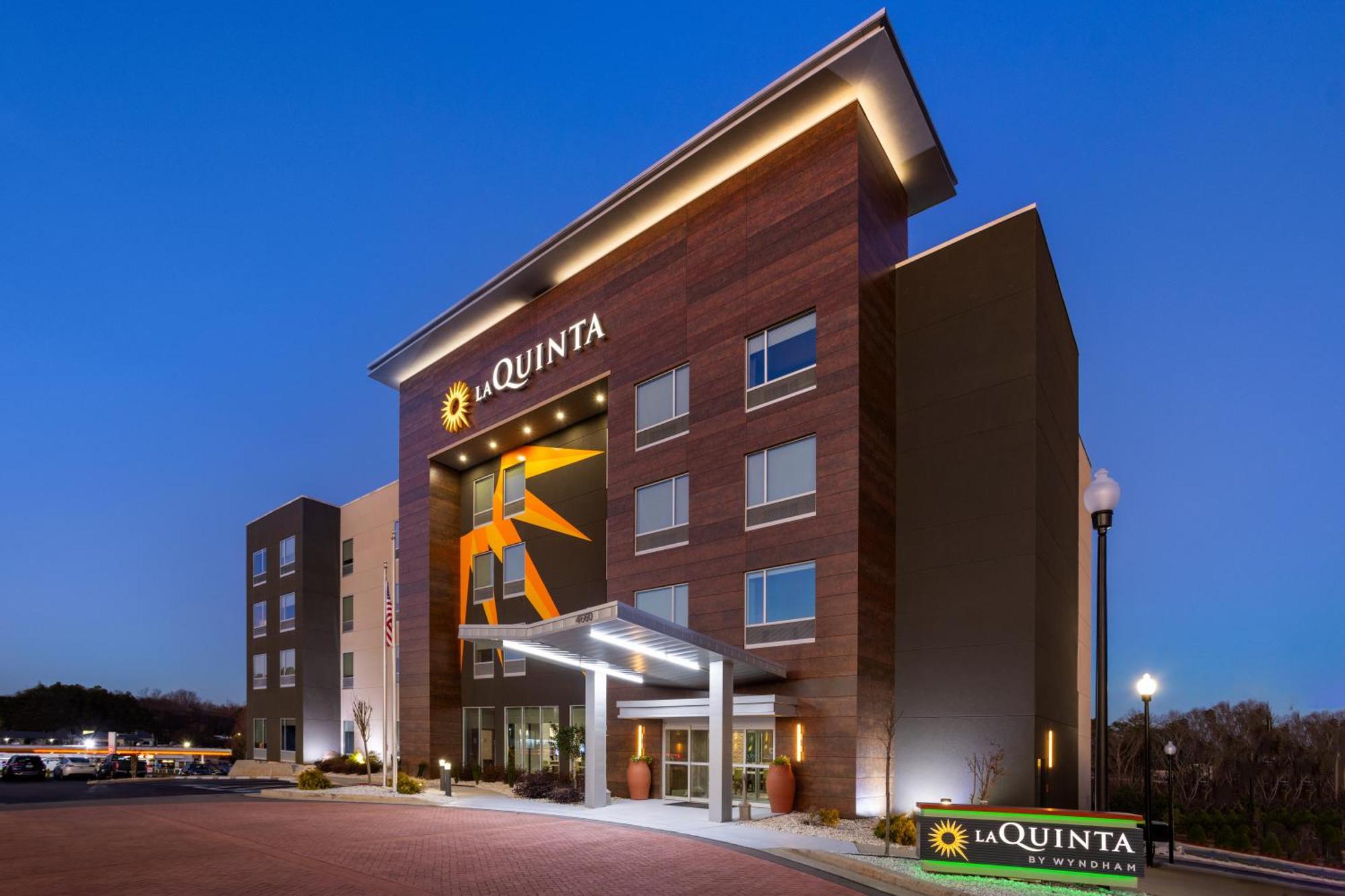 La Quinta Inn & Suites By Wyndham Locust Grove Bagian luar foto