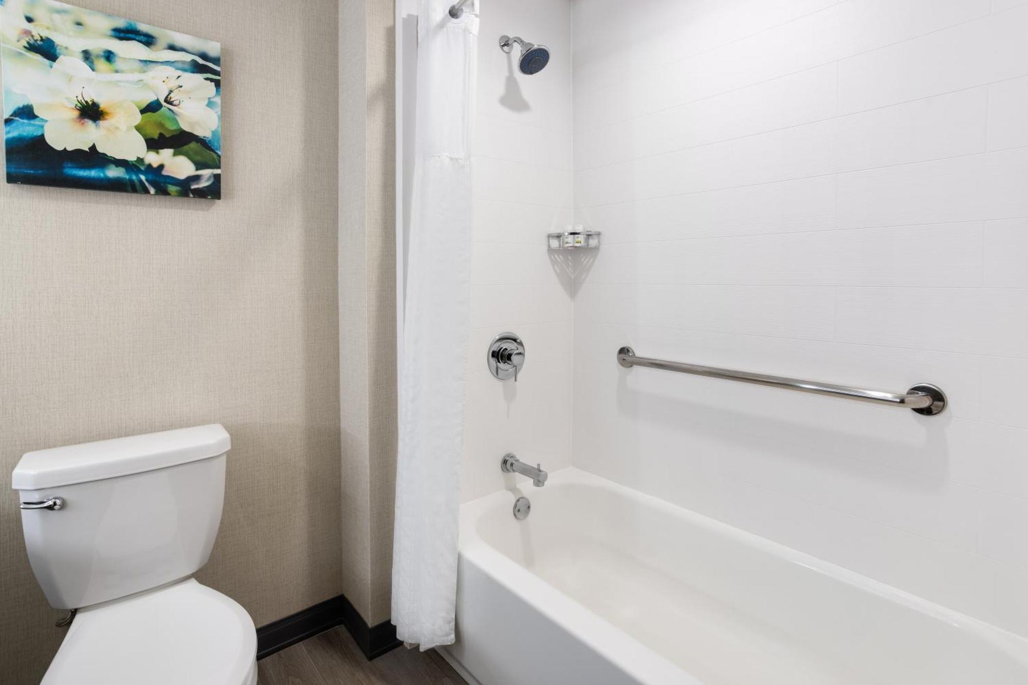 La Quinta Inn & Suites By Wyndham Locust Grove Bagian luar foto