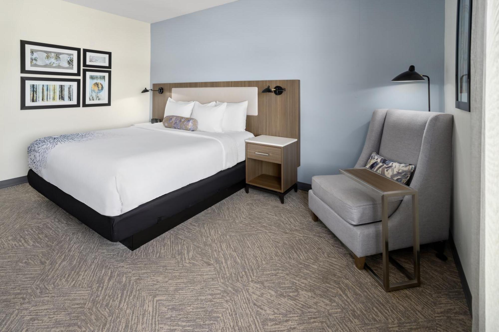 La Quinta Inn & Suites By Wyndham Locust Grove Bagian luar foto